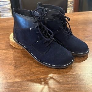 NWOT Clarks Womens Tamitha Key Low Boot Black Size 9 US